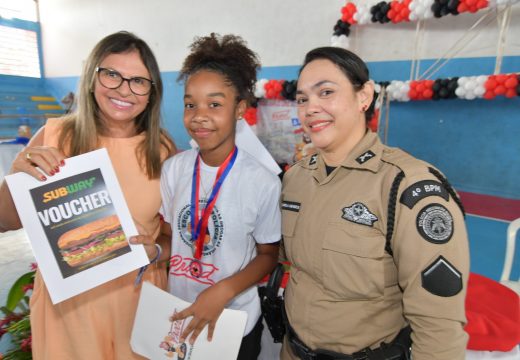 Mais de 270 estudantes de Alagoinhas recebem certificados do Proerd