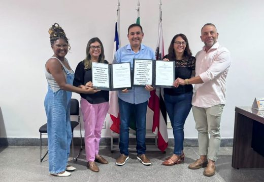 R$18 mi em investimentos: Gustavo Carmo autoriza licitação para construção de creche e escola