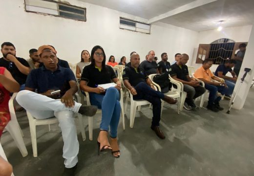 A SMT discute com moradores do Petrolar mudanças no trânsito da Rua Bahia