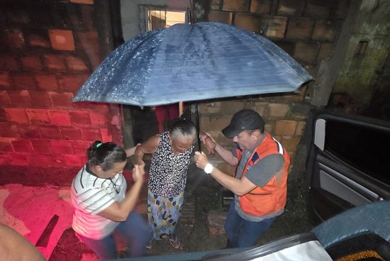 Alagoinhas registra o equivalente a 15 dias de chuva em apenas duas horas