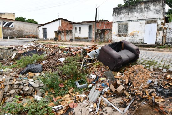 Prefeitura recolhe 125 toneladas de lixo após fortes chuvas