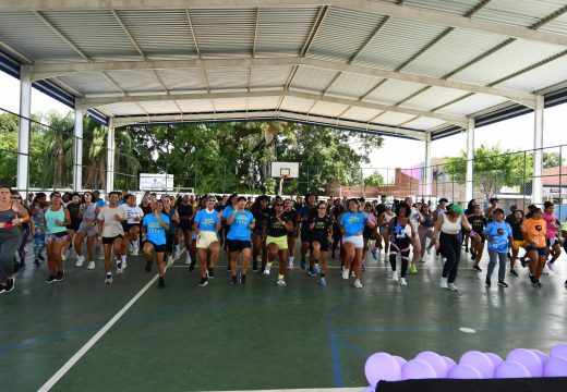 Aulão de Ritbox reúne público na Praça dos Esportes em celebração ao Mês da Mulher