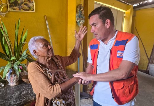 Prefeito Gustavo Carmo visita comunidades afetadas pelos temporais em Alagoinhas