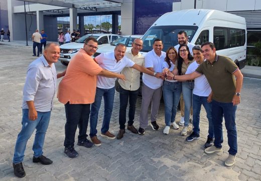 Saúde de Alagoinhas ganha novo veículo para Tratamentos Fora de Domicílio