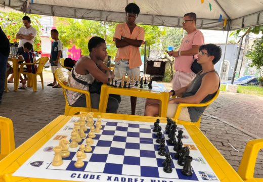 Xadrez na Praça reúne jogadores e incentiva aprendizado e raciocínio lógico