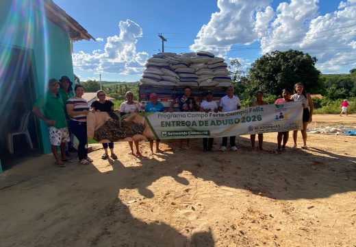 Agricultores de Riacho da Guia recebem 63 toneladas de adubo