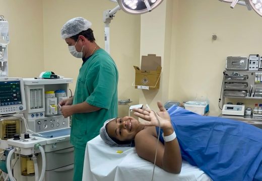 Alagoinhas realiza primeiras mamoplastias redutoras pelo SUS e marca novo capítulo na saúde pública