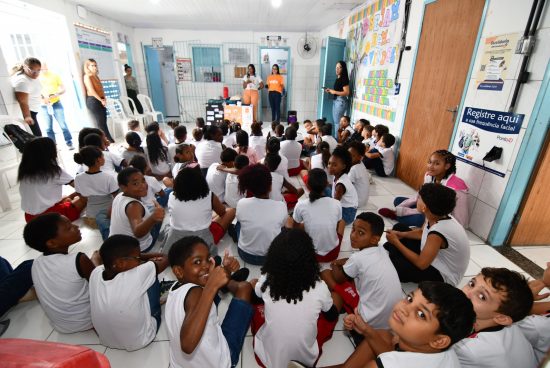 Abril Laranja: ações educativas levam conscientização sobre causa animal às escolas de Alagoinhas