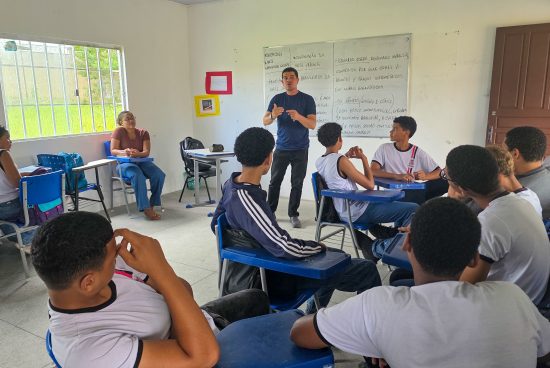 Prefeitura de Alagoinhas inicia pagamento do piso nacional aos professores