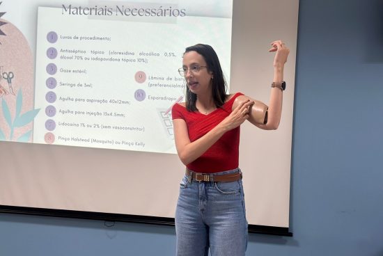 Alagoinhas capacita médicos para inserção de implantes contraceptivos de longa duração na Atenção Básica