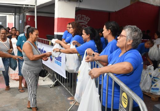 Prefeitura Alagoinhas realiza entrega de kits do programa Peixe no Prato