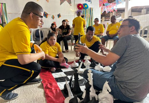 Prefeitura inicia projeto de xadrez para estimular o desenvolvimento cognitivo de pessoas com deficiência