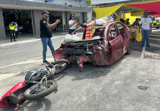 SMT realiza simulação realística de acidente com motos no Centro de Alagoinhas