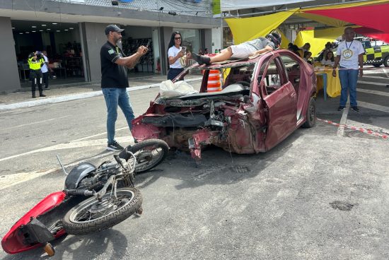 SMT realiza simulação realística de acidente com motos no Centro de Alagoinhas