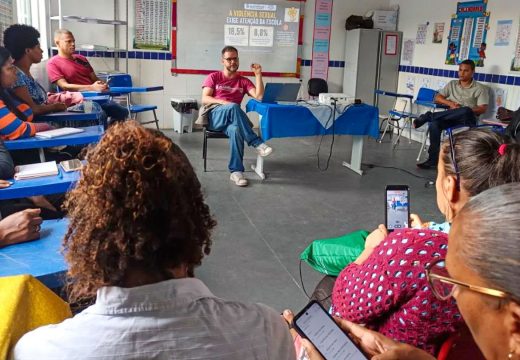 Educadores da Escola Mãe Ernestina recebem formação sobre enfrentamento à violência sexual infantojuvenil