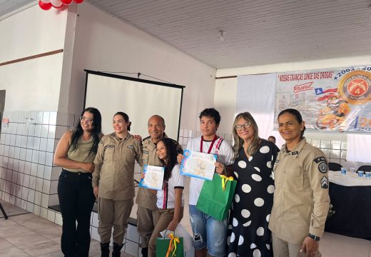 Alunos da Rede Municipal de Educação participam de Formatura do Proerd