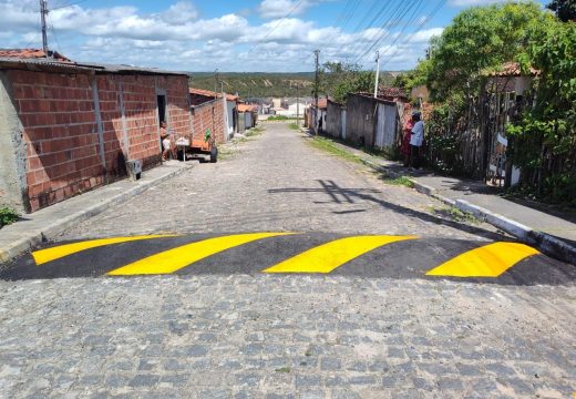 Novos redutores de velocidade recebem sinalização em diferentes pontos de Alagoinhas