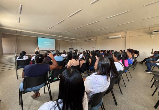 Prefeitura de Alagoinhas realiza formação para profissionais de apoio da rede municipal