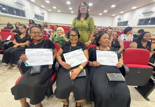 Em Alagoinhas, alfabetização transforma histórias de vida e abre novos caminhos para 34 estudantes