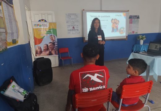 Projeto Roda de Conversa nas Escolas promove reflexão sobre a importância da presença dos pais