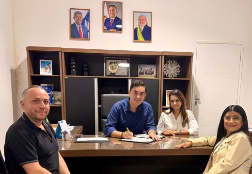 Prefeitura de Alagoinhas assina termos de fomento com Apae e Pestalozzi