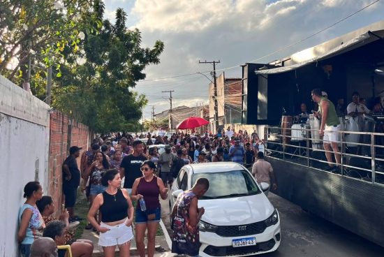 Com apoio da Prefeitura, 4º Arrastão Comunitário da Favelinha é realizado no Dia dos Pais em Alagoinhas