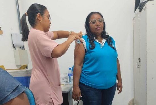 Servidores do SAAE recebem ações de imunização em Alagoinhas