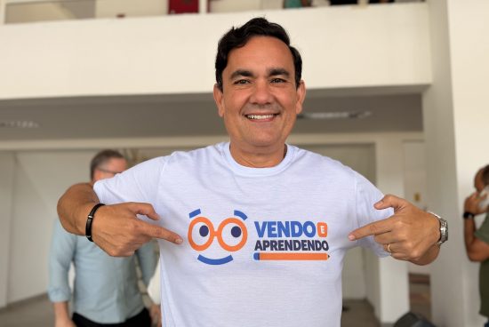 Programa Vendo e Aprendendo é lançado em Alagoinhas para ampliar cuidado com a saúde ocular de estudantes