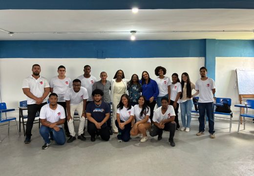 Ouvidoria de Alagoinhas recebe jovens aprendizes do ISBET em visita técnica