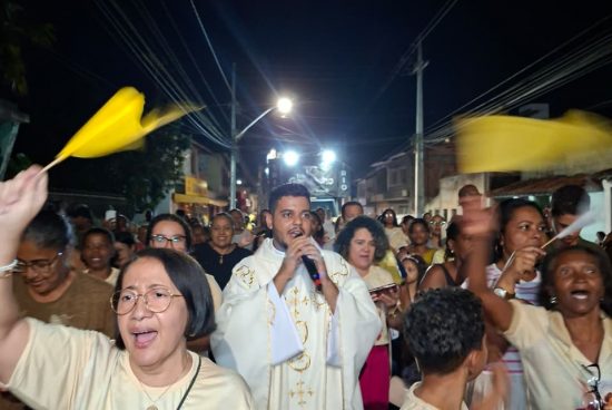 Festa de São Miguel Arcanjo é encerrada com celebração e procissão por ruas de Alagoinhas