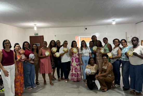 Selo Aprendeaê reconhece escolas municipais pelo desempenho na alfabetização do 2º ano em Alagoinhas