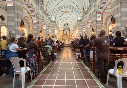 Trezena celebra 800 anos de morte de São Francisco com procissão e missa solene em Alagoinhas