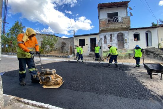 Seman mobiliza equipes para manutenção de ruas e limpeza de espaços públicos
